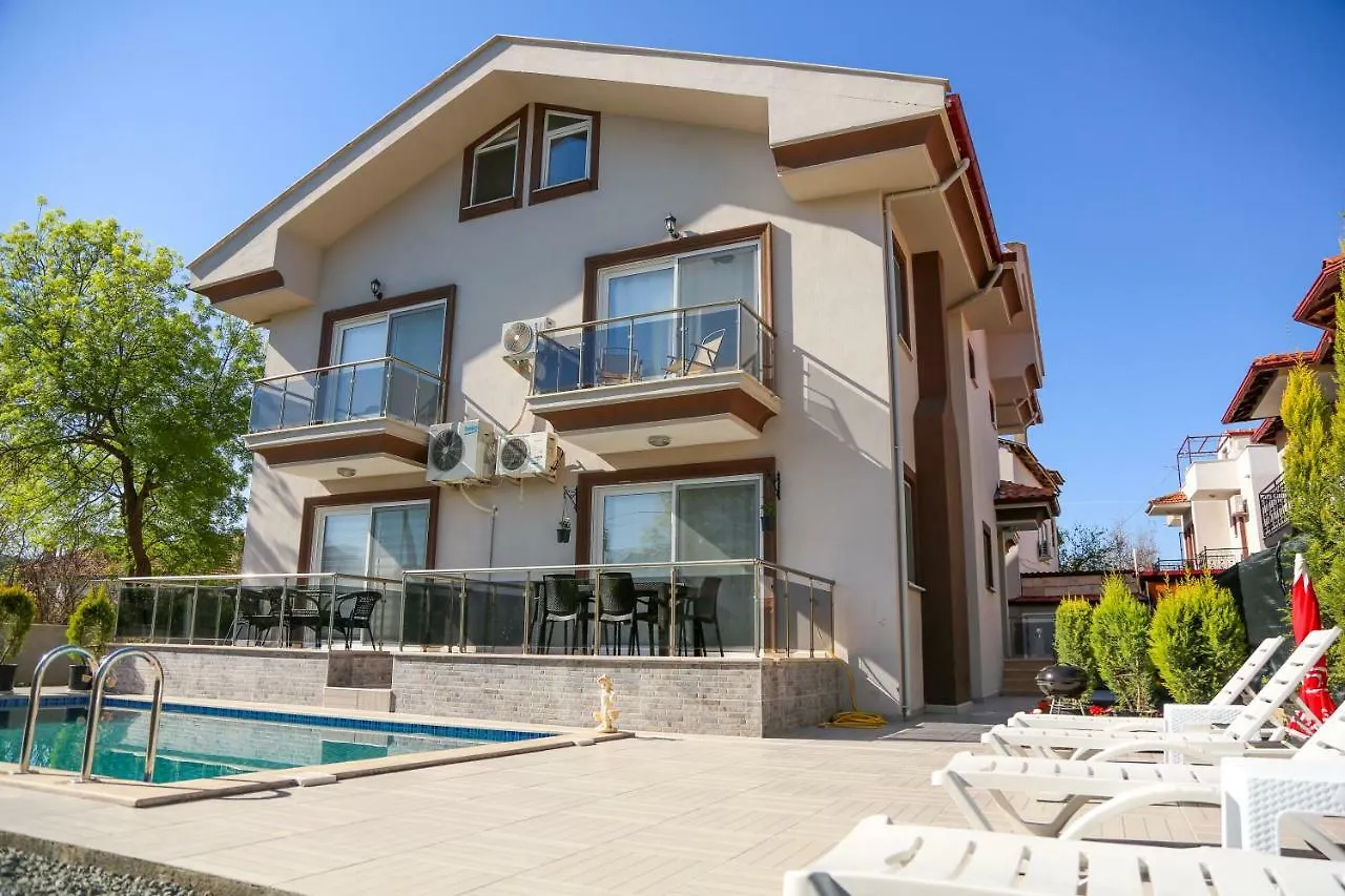 Villa Central Dalyan 무글라